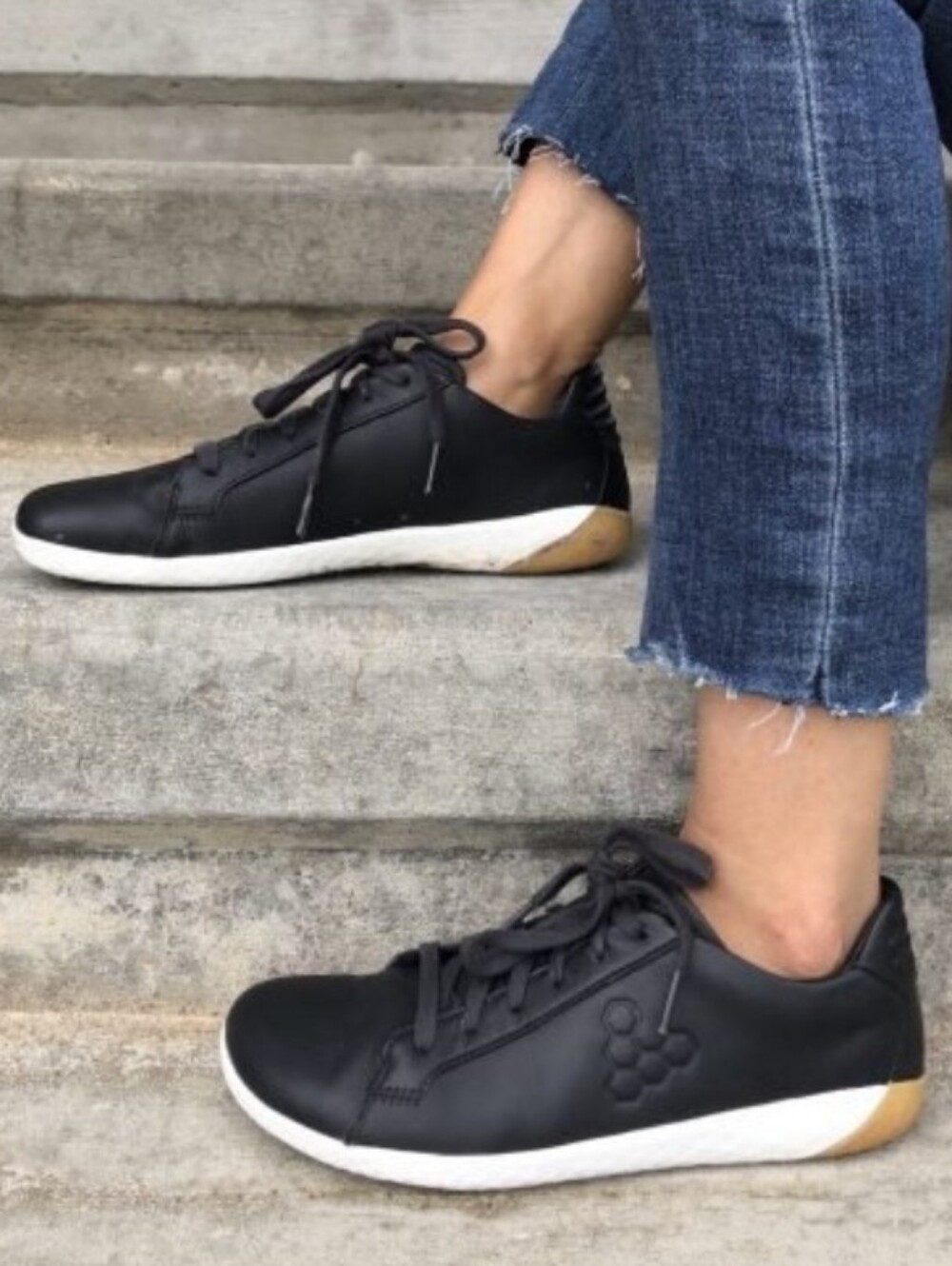 Vivobarefoot Obsidian Black Leather Geo Court Minimalist Low Profile Sneaker 39L